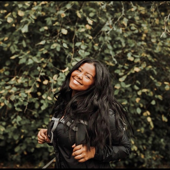 Meet your Posher, April - Picture 1 of 1